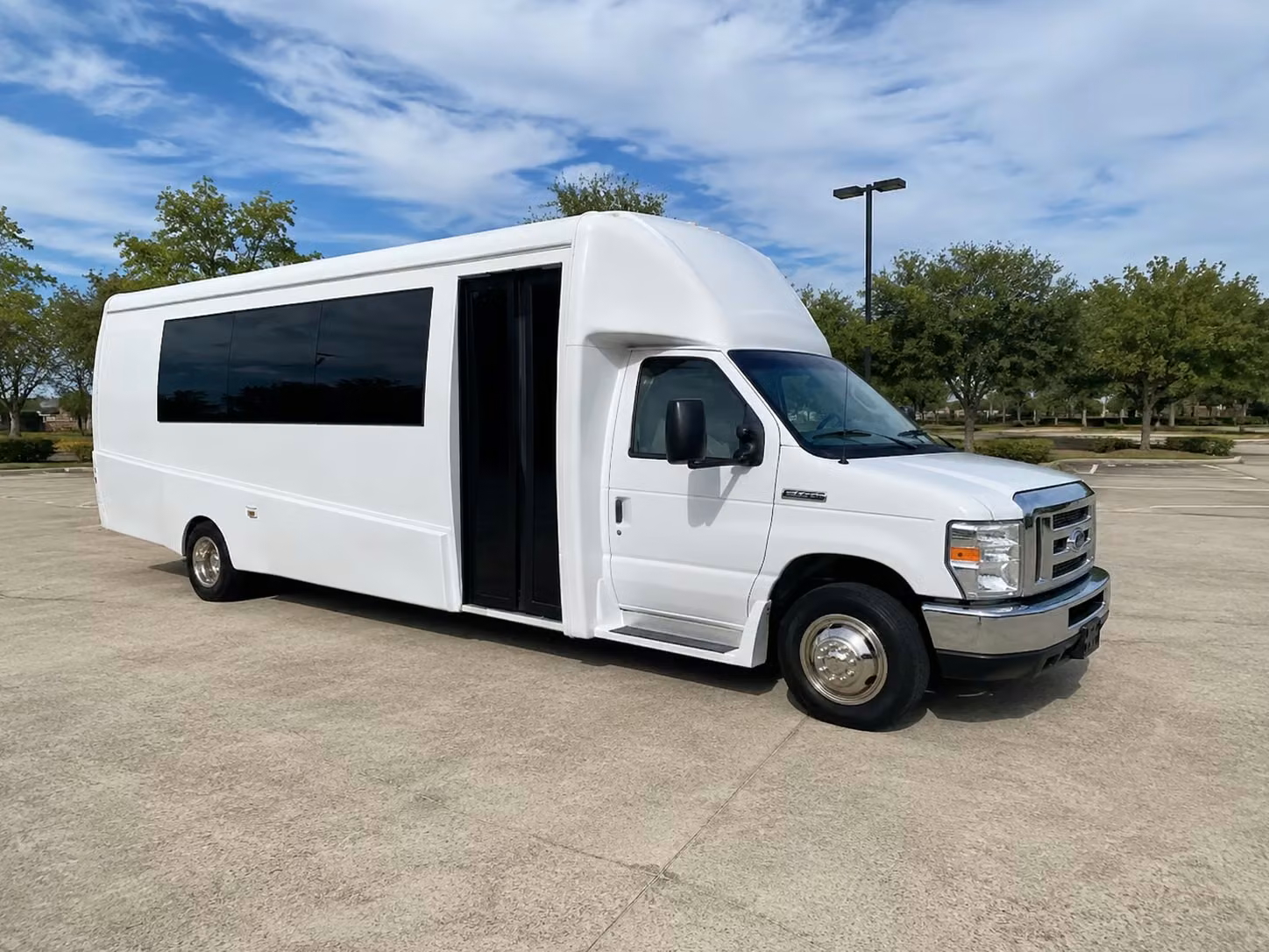 book a party bus for country thunder arizona and west valley music festivals