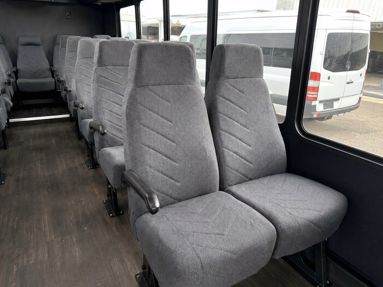 buckeye 18 passenger minibus rental